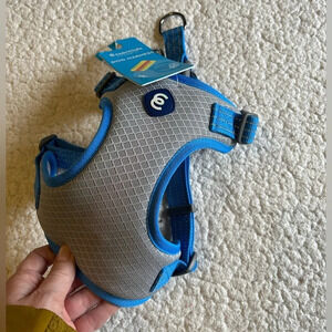 Essentials by Blueberry Pet harness, new. Size large